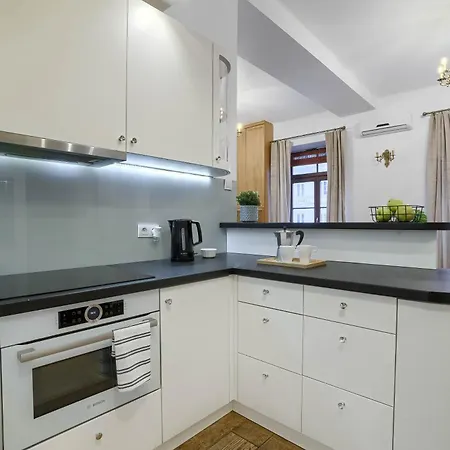 Corolla Nowy Swiat 43 Stare Miasto * Warszawa