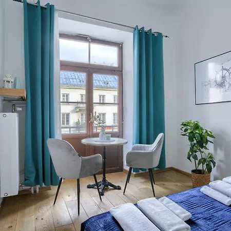 Corolla Nowy Swiat 43 Stare Miasto *