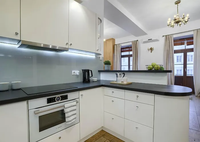 Corolla Nowy Swiat 43 Stare Miasto * وارسو