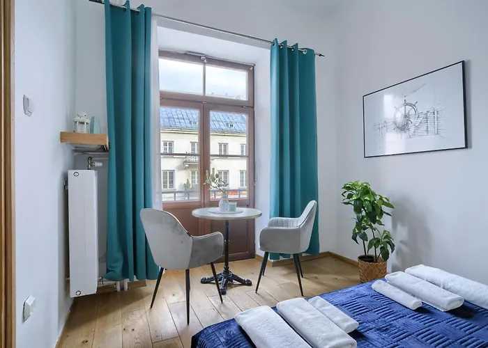 Corolla Nowy Swiat 43 Stare Miasto *