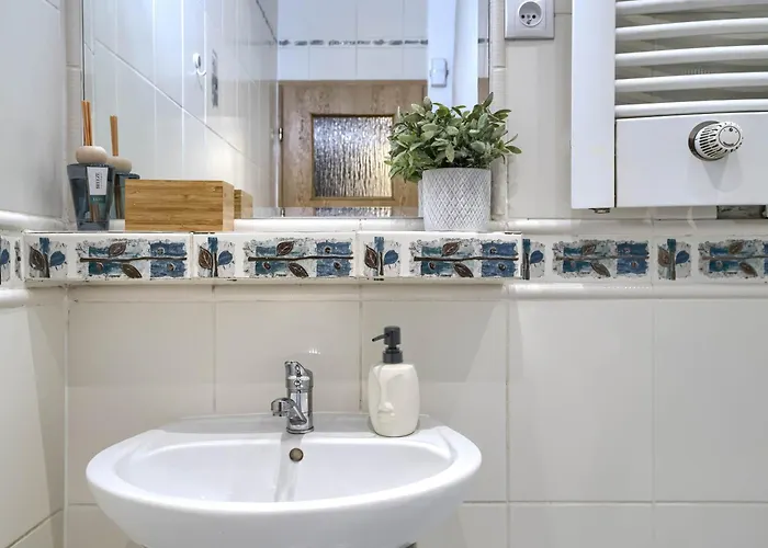 Corolla Nowy Swiat 43 Stare Miasto *